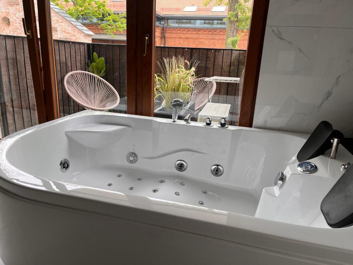 Jacuzzi Rakowicka Top Apartments Krakow Bagian luar foto