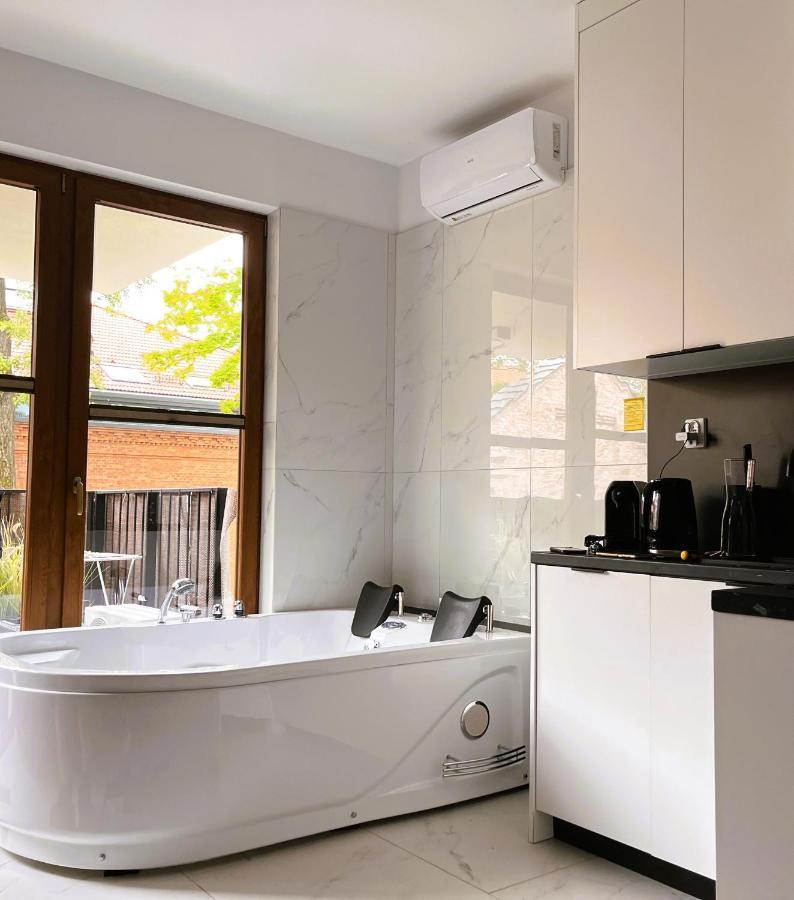 Jacuzzi Rakowicka Top Apartments Krakow Bagian luar foto