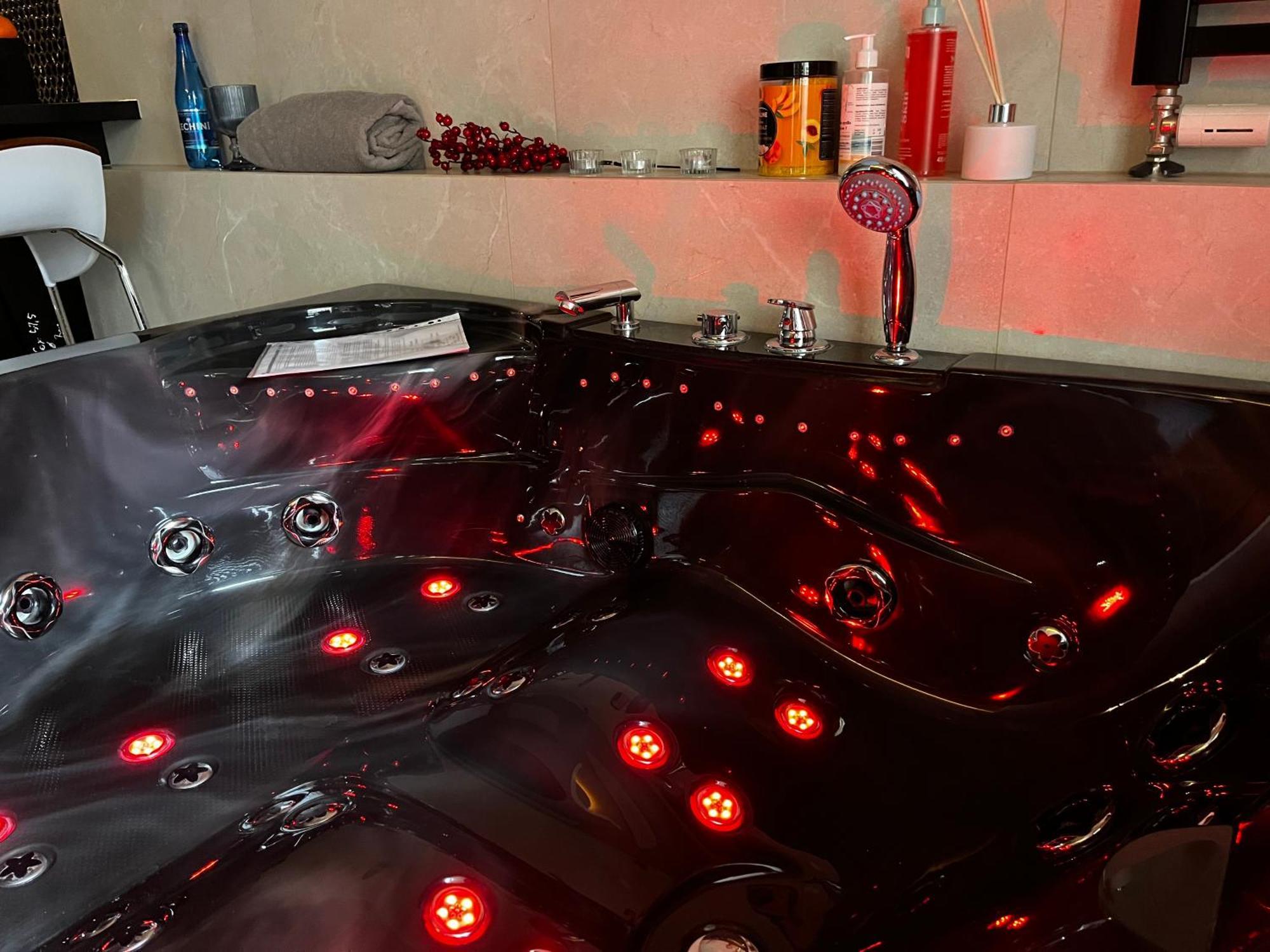 Jacuzzi Rakowicka Top Apartments Krakow Bagian luar foto